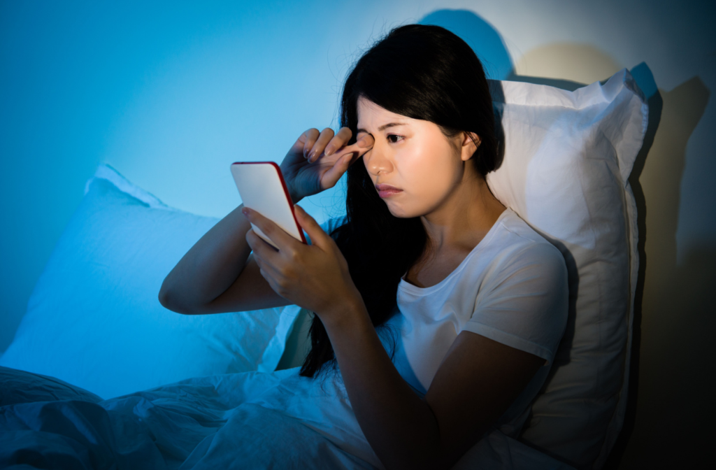 How to Reduce Eye Strain from Mobile Screens